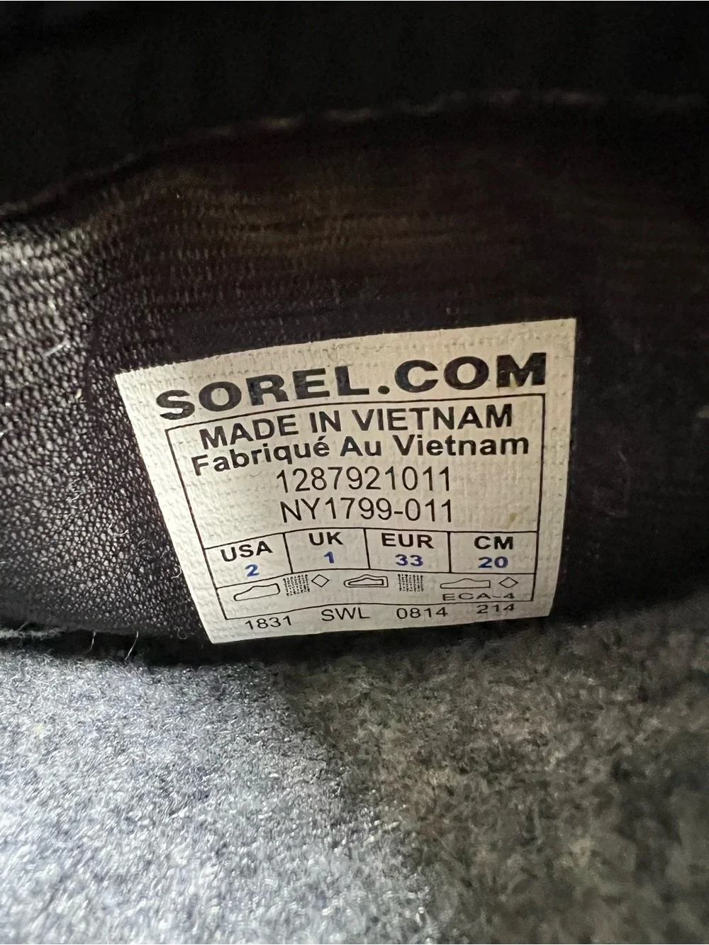 Sorel size 2Y Black Snow Boot - Insulated Winter Footwear